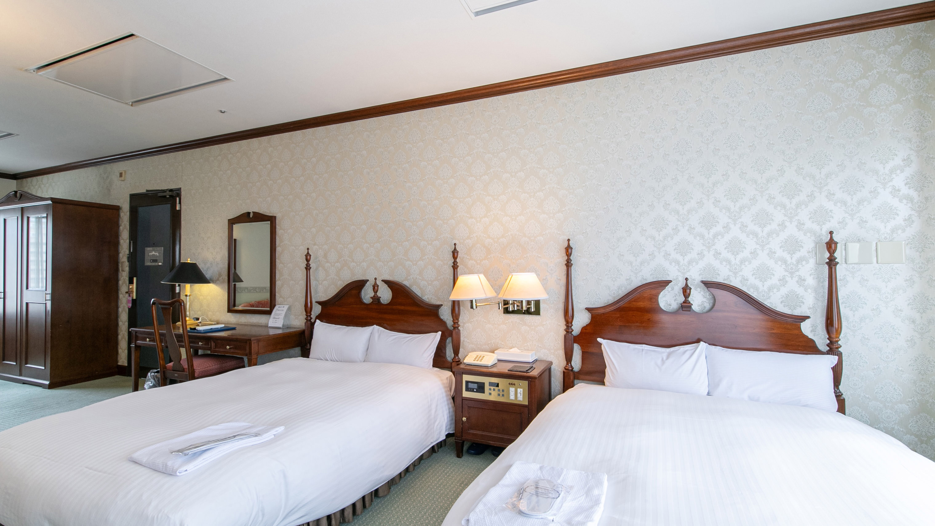 【禁煙】デラックスツイン（ラグジュアリーツイン）