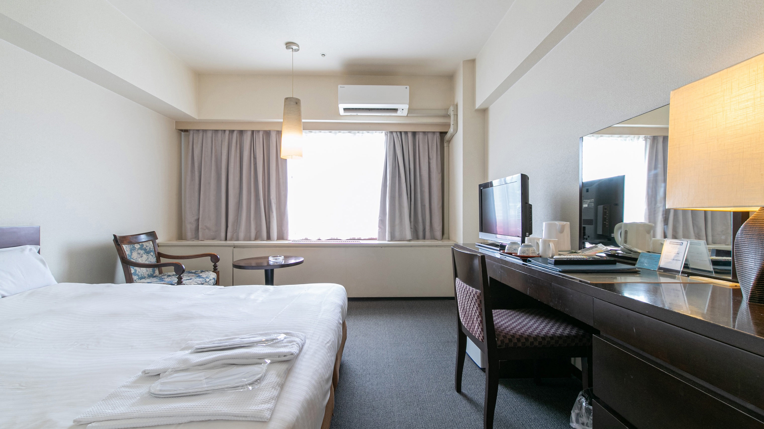 クイーンダブルルーム