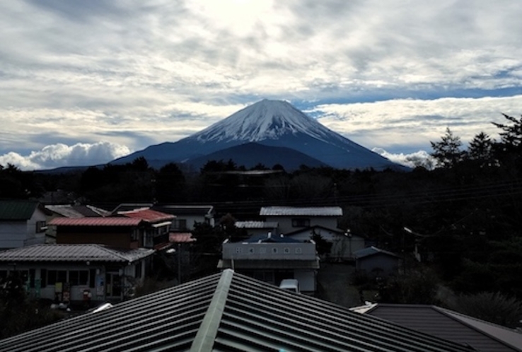 屋根の上の富士山カフェ