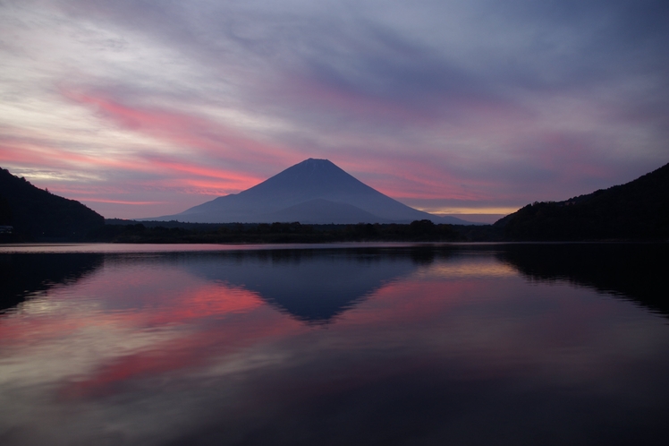 精進湖からみた富士山
