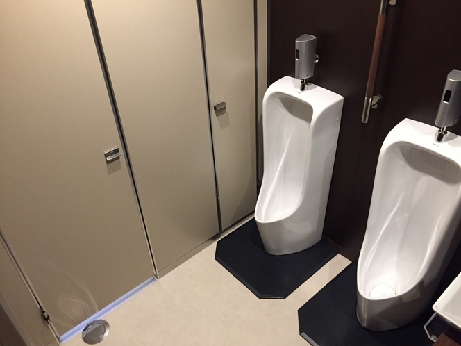 1階　共用男性トイレ