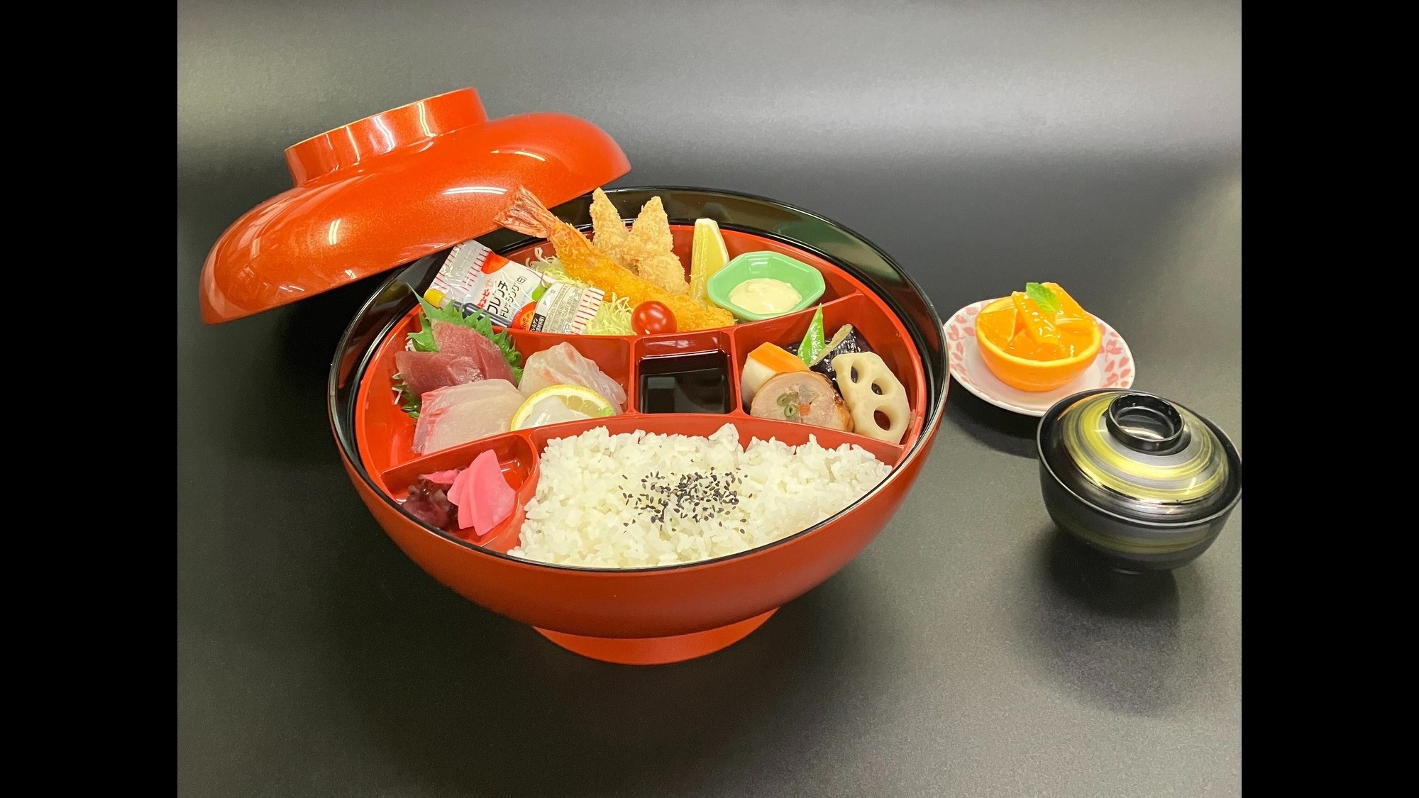 【日帰り旅館ステイ】プチ温泉旅行♪自家源泉・大名椀ランチ・フリードリンクラウンジでゆったり