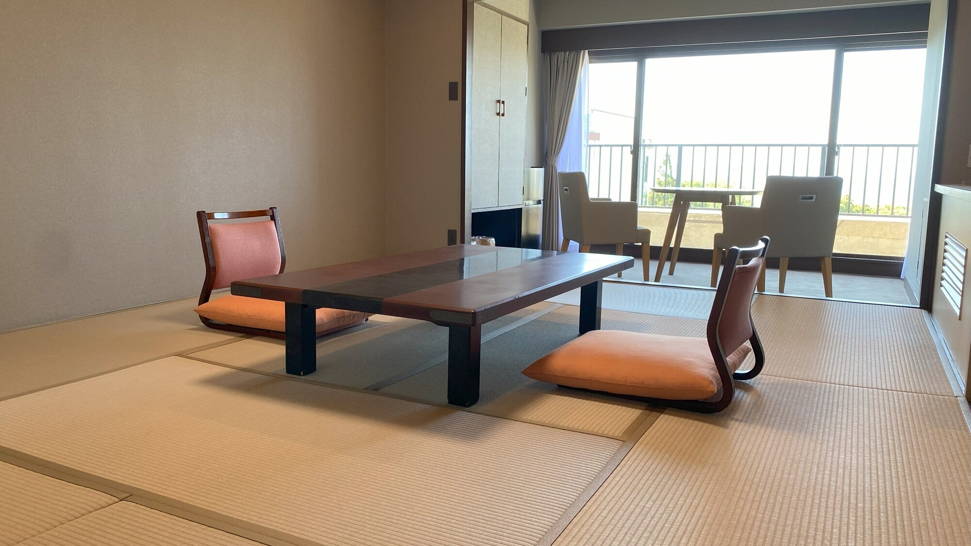 禁煙・和室10畳