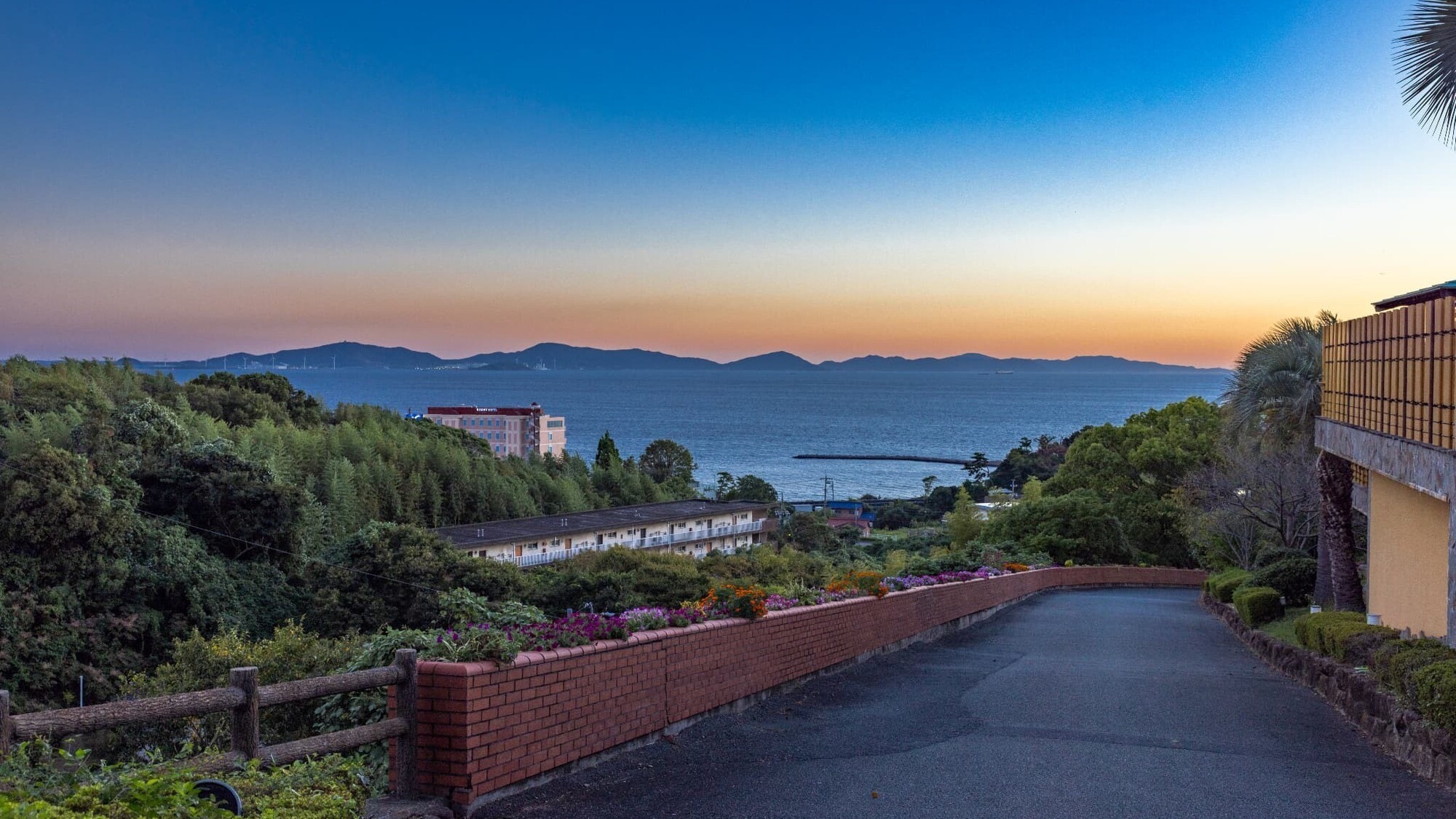 エントランスからの景色(三河湾)2