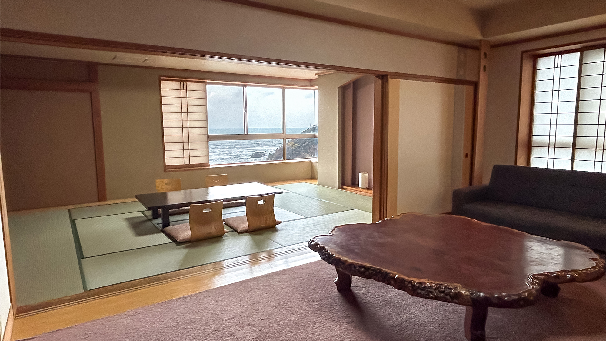 *特別室305/広々とした和室と洋室の特別室。グループでのご利用におすすめです。