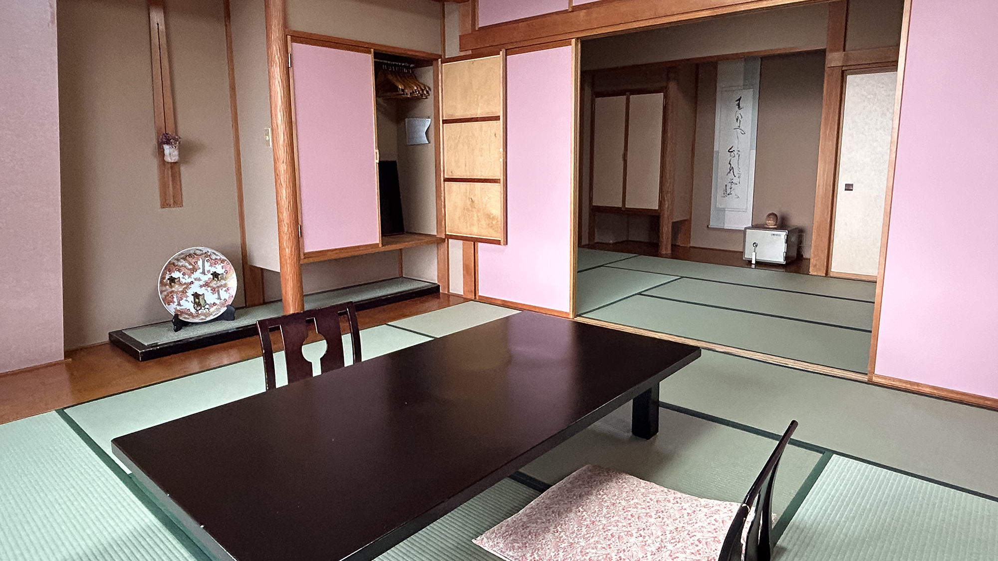*特別室301/和室二間＋洋室の広々としたお部屋です