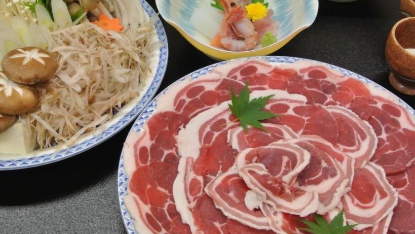 ◆【冬の味覚到来！ぼたん鍋☆】コラーゲンたっぷり♪新鮮な猪肉を贅沢に使ったぼたん鍋！【夕朝食付】