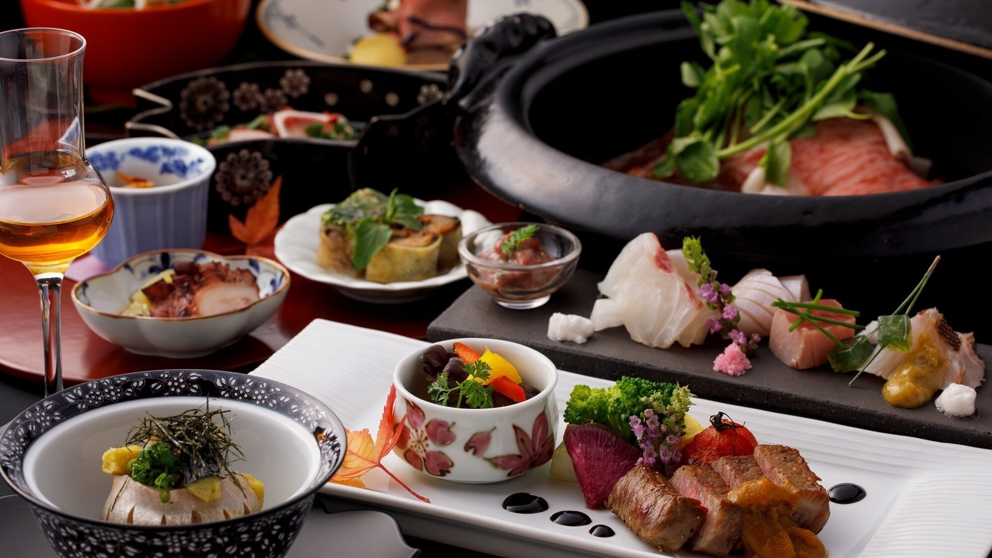 【サウナラウンジ紅鶴】1日貸切で贅沢なととのい体験／おおいた和牛プレミアム会席【サウナイキタイ】