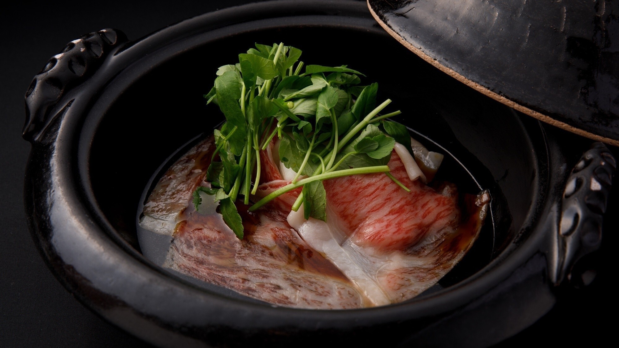 【サウナラウンジ紅鶴】1日貸切で贅沢なととのい体験／季節の特選会席【サウナイキタイ】