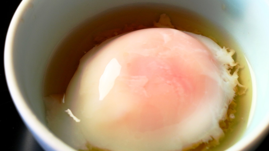 朝食　温泉卵