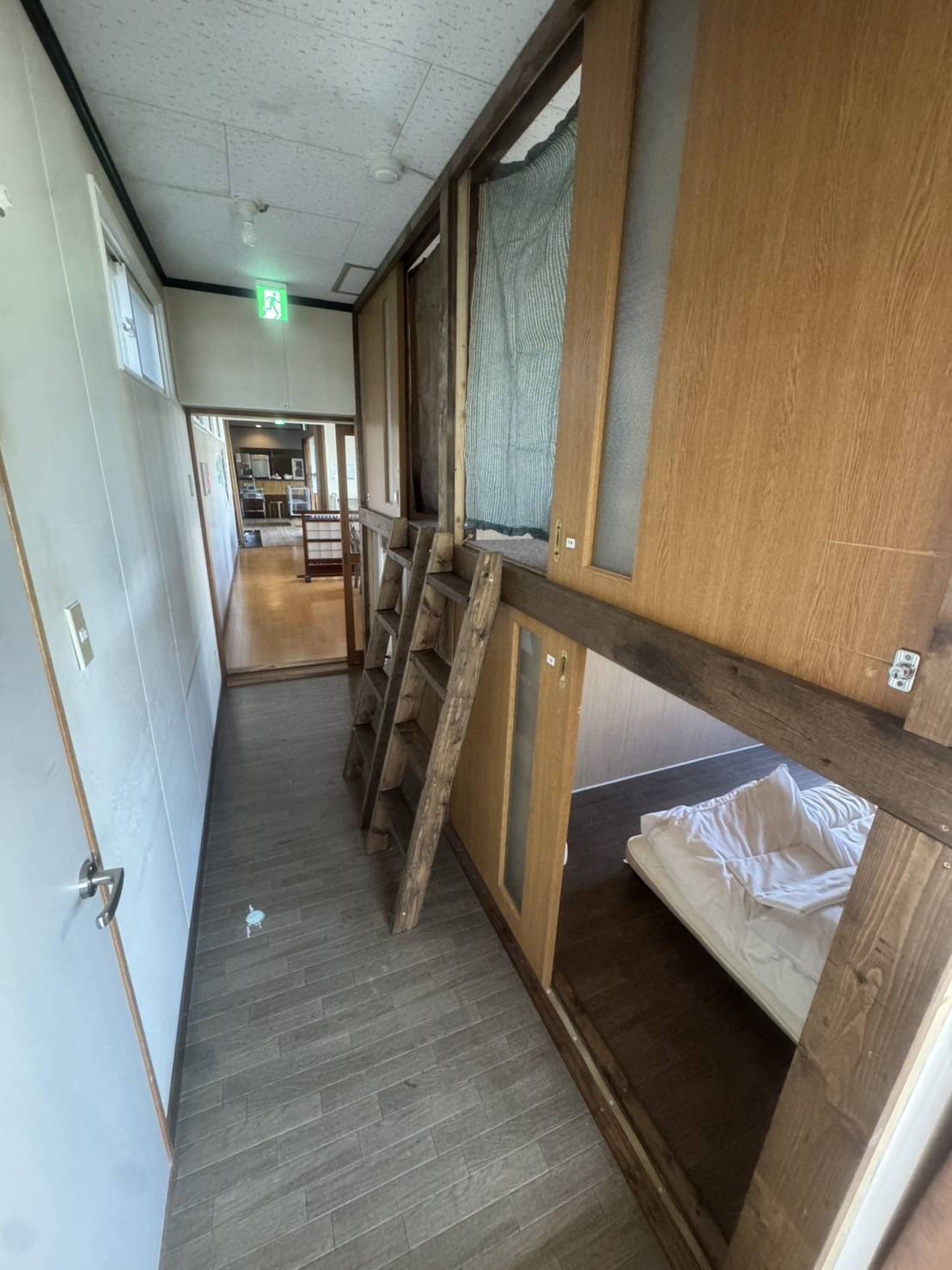 ツーリスト ベット（カプセルルーム個室）