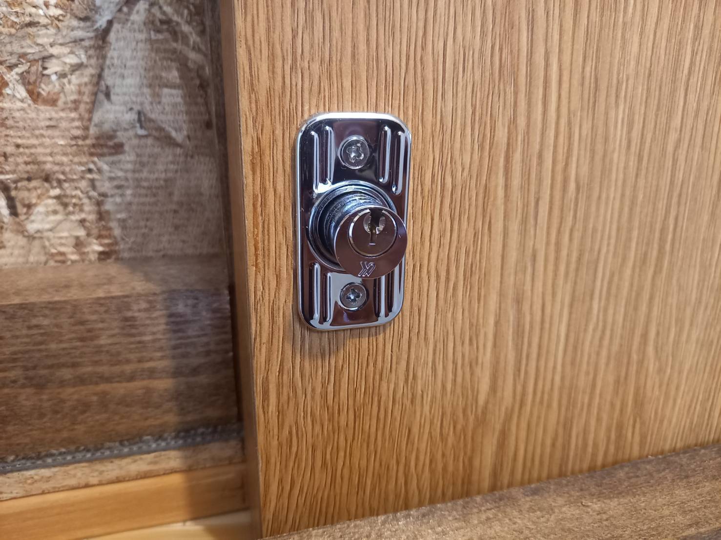 ツーリストベット・鍵付き