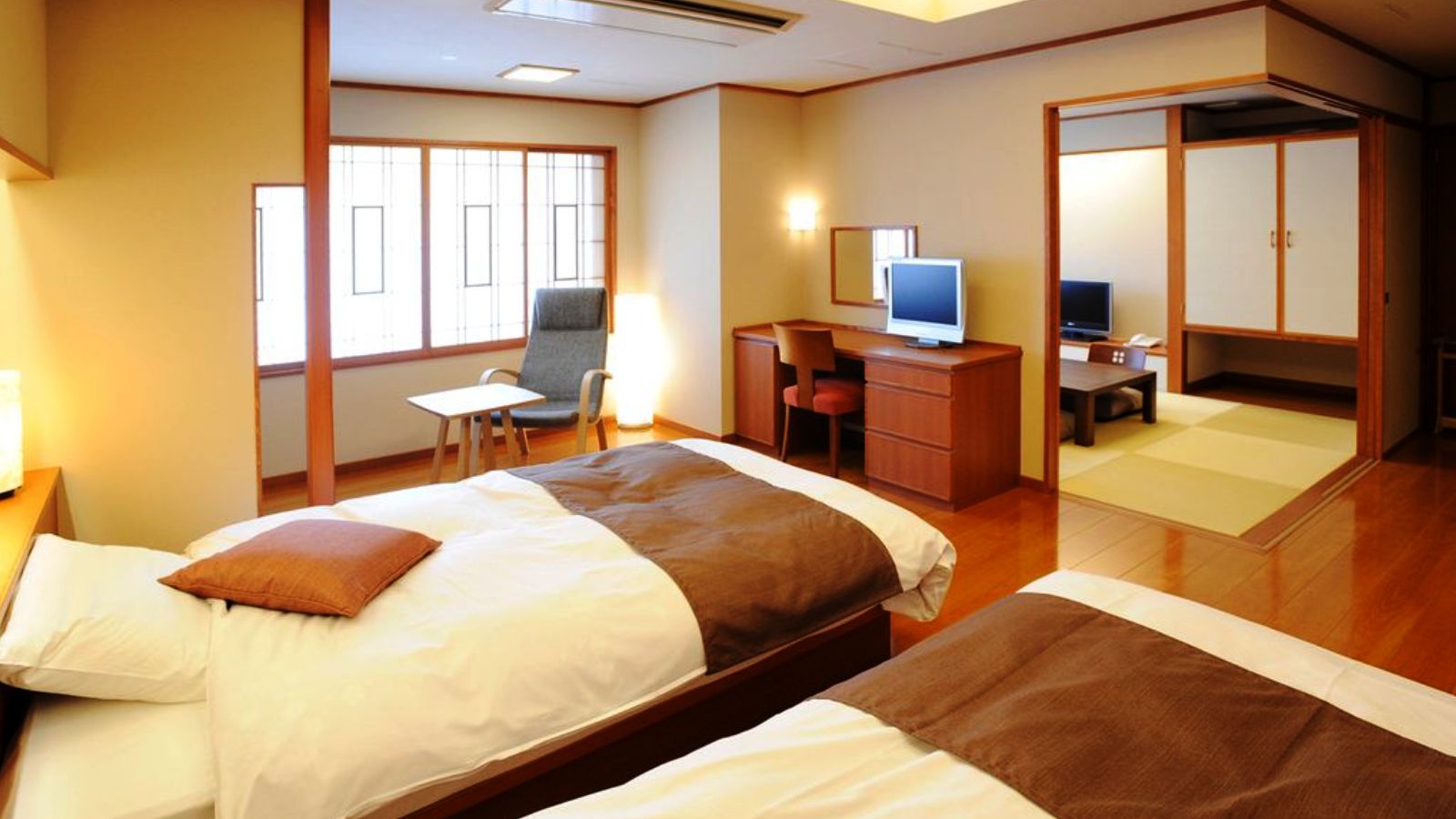 【禁煙】50平米・和洋室（ツインベッド＋和室6畳)雪ほたる