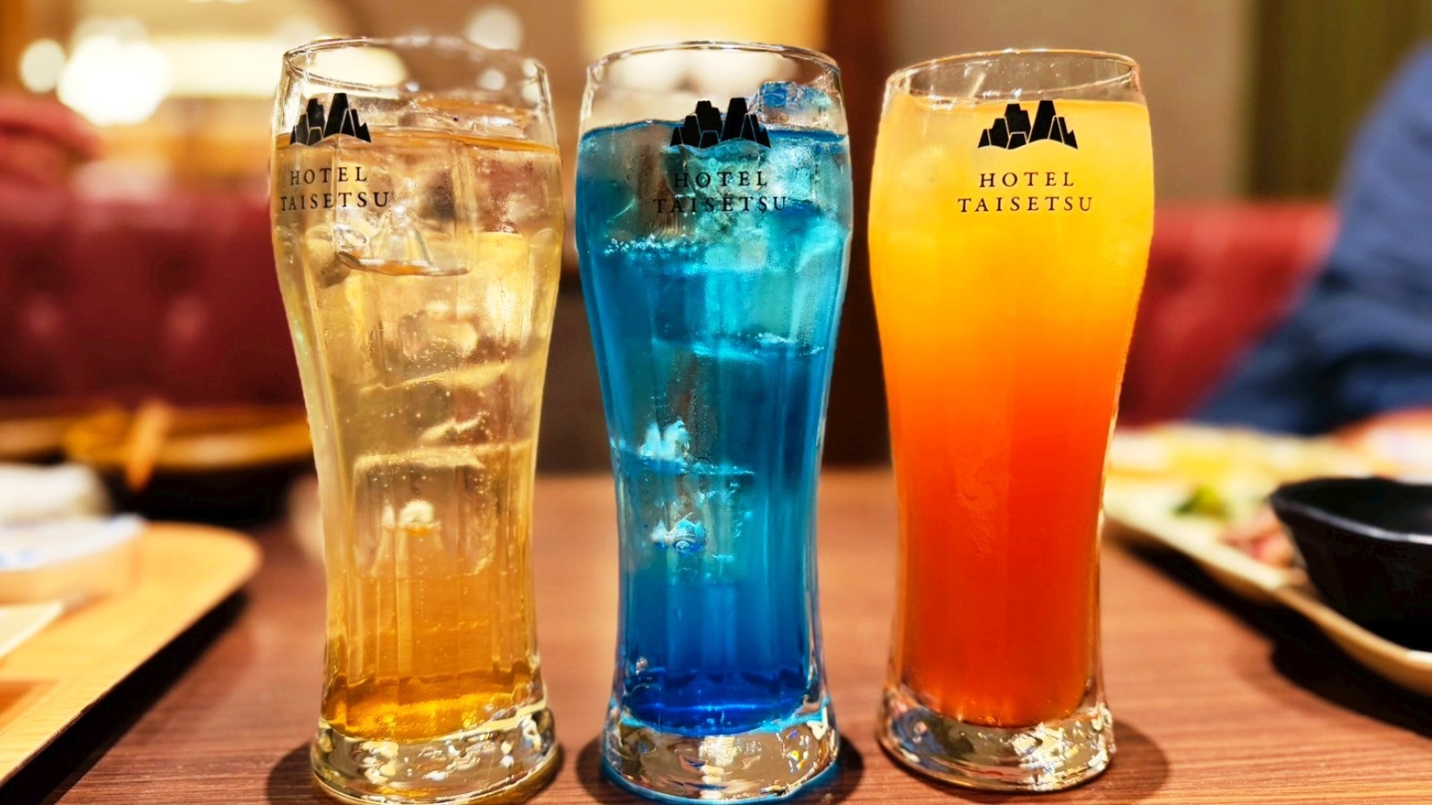 ビュッフェ会場でフリーフロー（飲み放題）！北海道産食材を使った約100種類の北海道ビュッフェを堪能