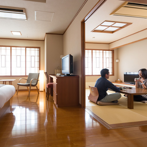 [Yukihotaru - Japanese-Western room 50 square meters] Popular for couples and women traveling together.