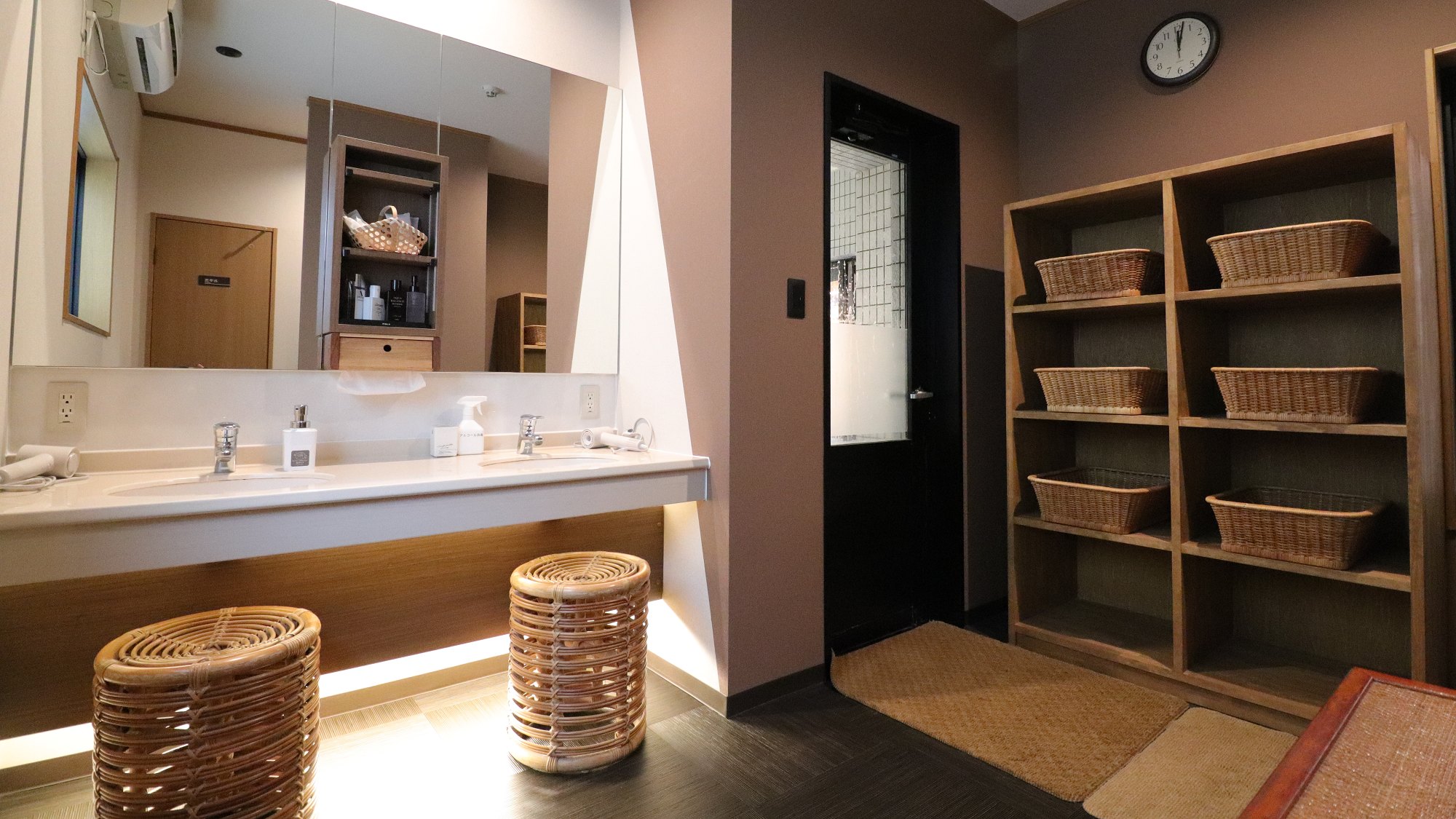 温泉 脱衣スペース