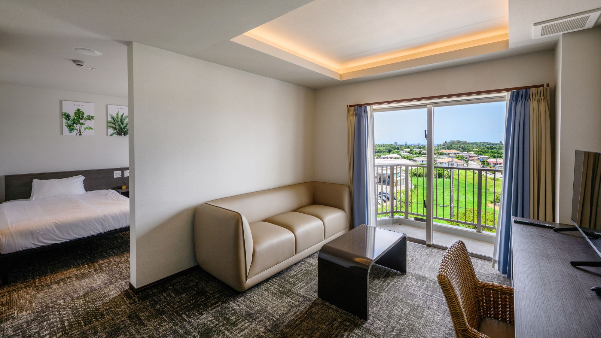  【スーペリアツインルーム42㎡/禁煙】落ち着いた空間で心地よく過ごせる客室。 