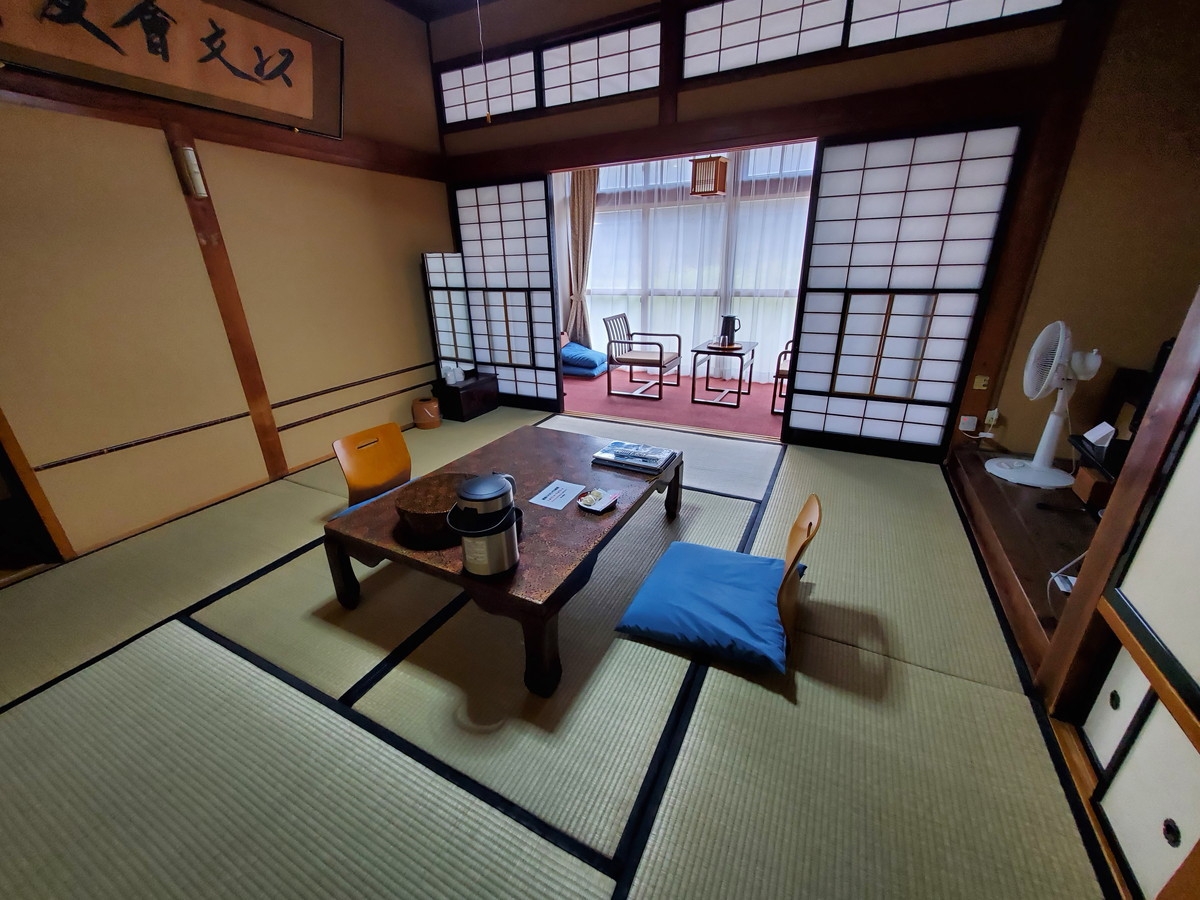 【スタンダード料理】お部屋でゆっくりお食事★昭和レトロの温泉旅館を満喫