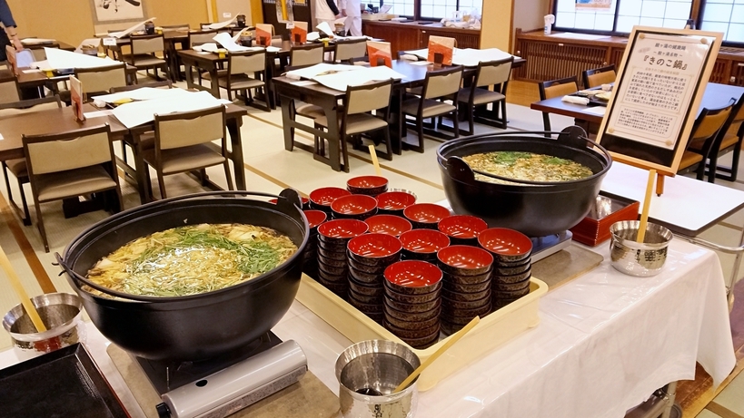 【アップグレード料理】厳選された地元食材をふんだんに使った特別料理を楽しむ