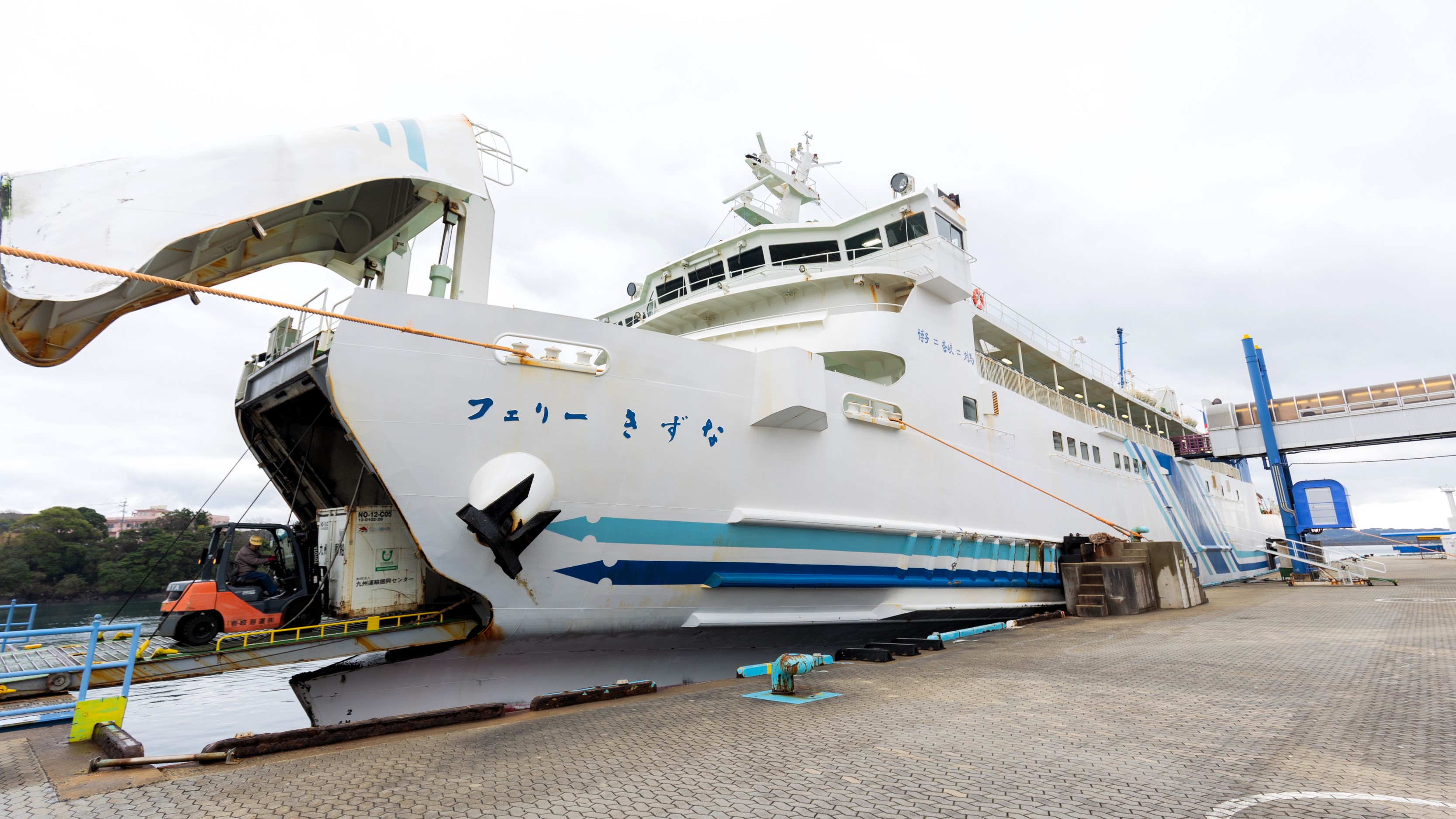 *【郷ノ浦港】当館より徒歩で約5分！壱岐の玄関口、郷ノ浦港へようこそ。