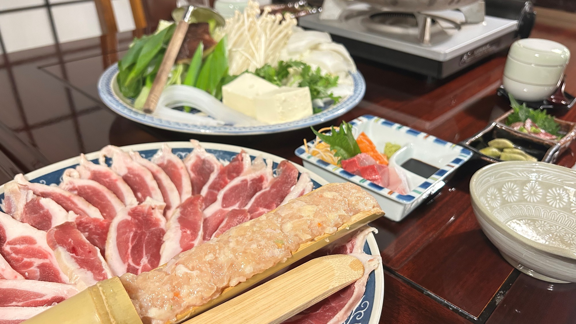 *【鴨鍋】油のコクがありながらも後味はヘルシー。神鍋産の十割そばと一緒にどうぞ。