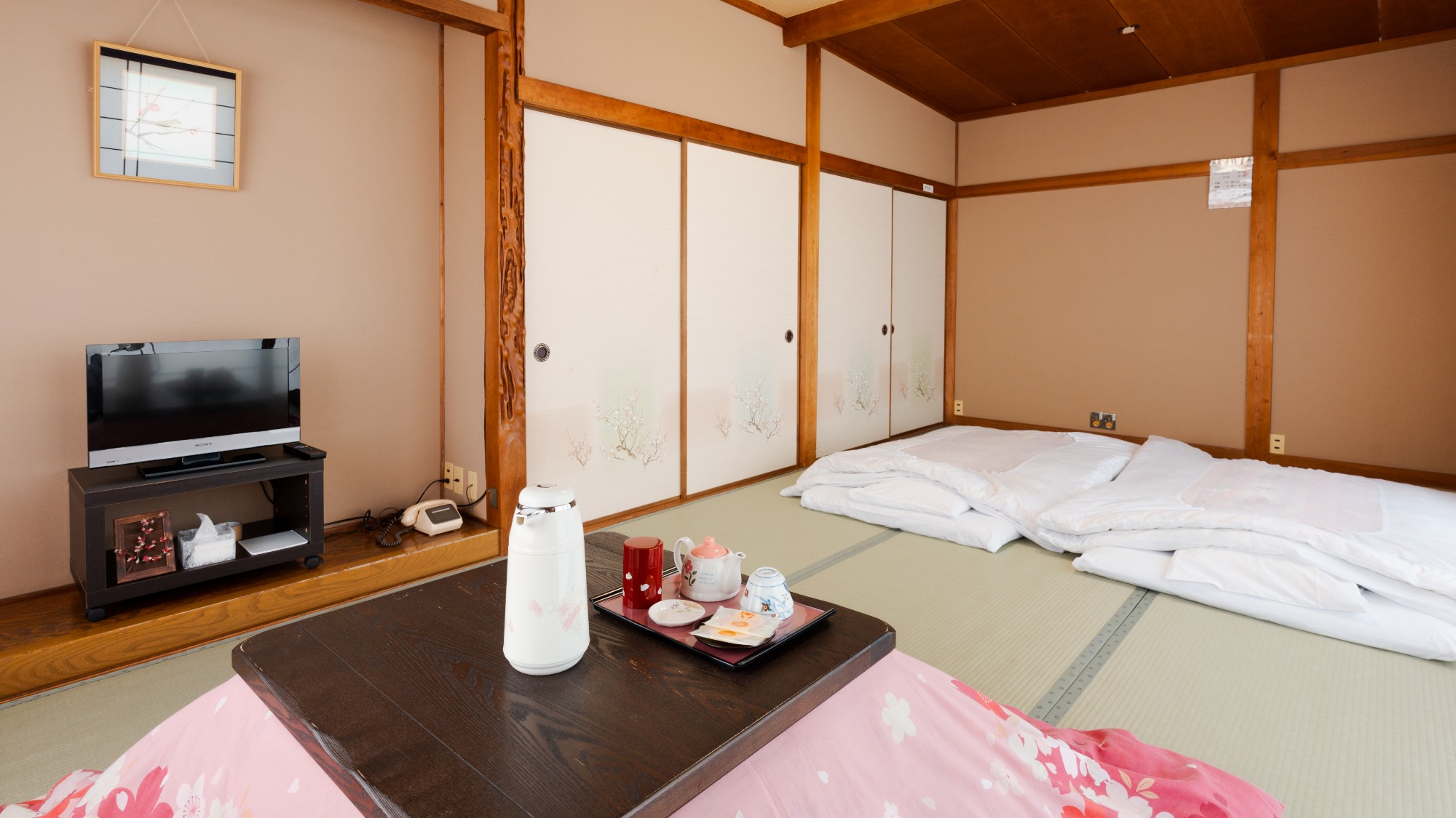 【おまかせ和室】海から流れてくる潮風を感じながら、のんびりとおくつろぎください。