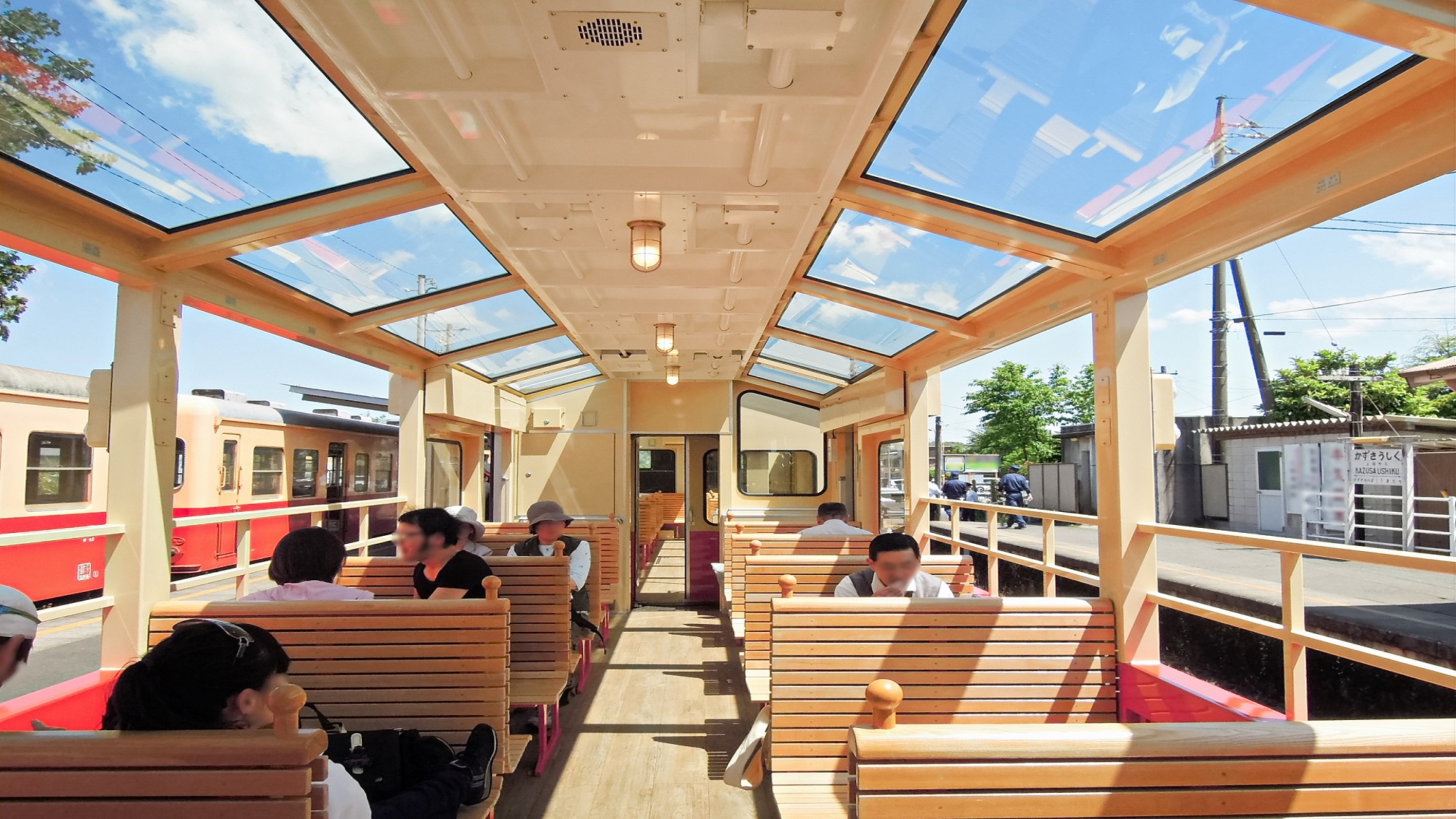 小湊鐵道　里山トロッコ車内