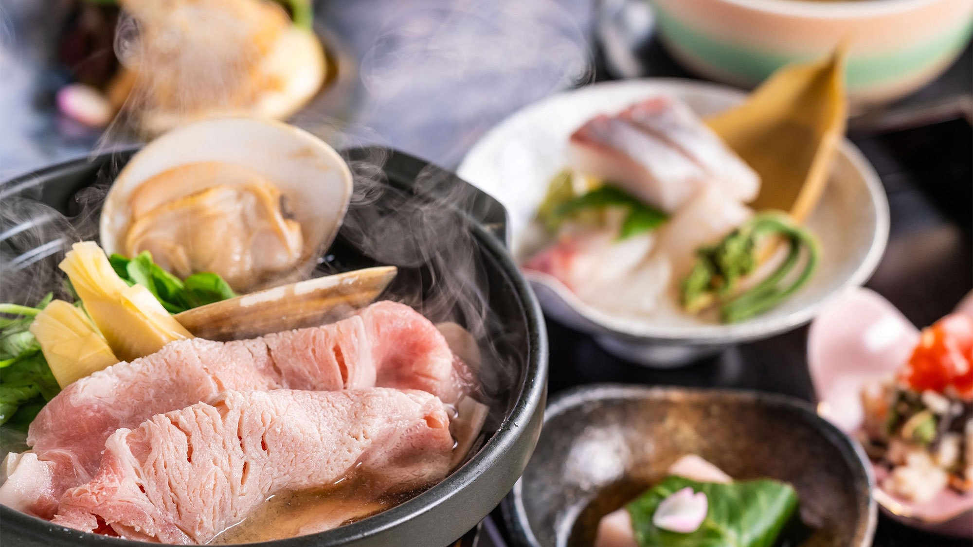 家族旅行応援！特典満載ファミリープラン　朝はゆっくり12時アウト【季節の会席】