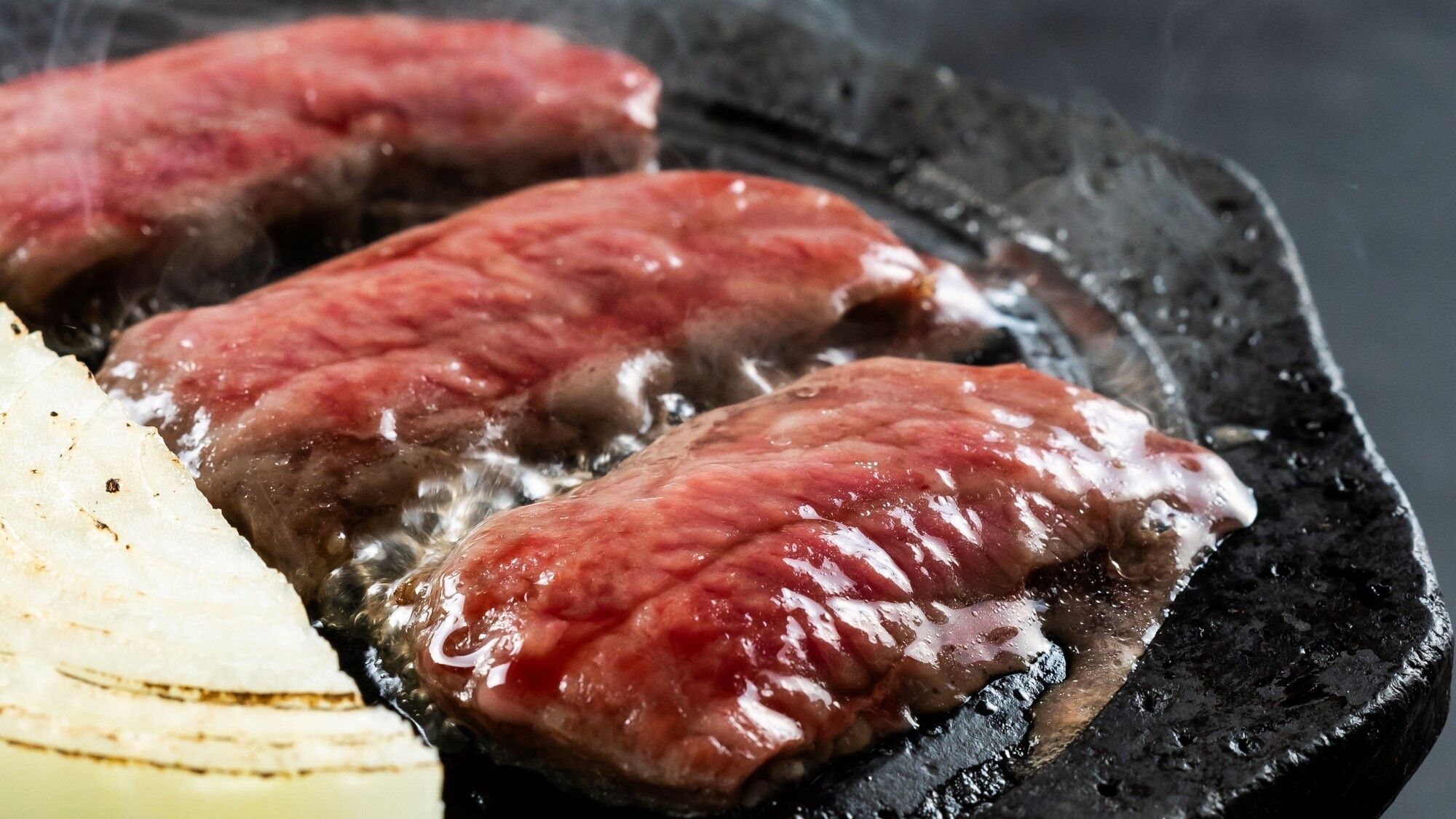 土地の恵み会席2025夏　焼物　プレミアム高森和牛陶板焼き