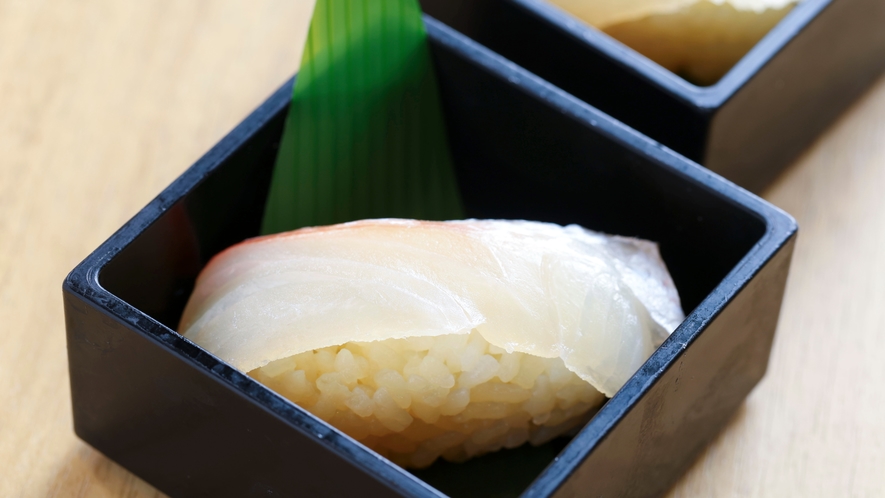 ◆彩り寿司　※提供時期によって内容は異なります。