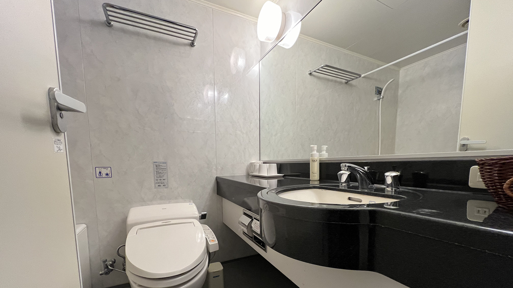 ファミリーツイン　　バスルーム