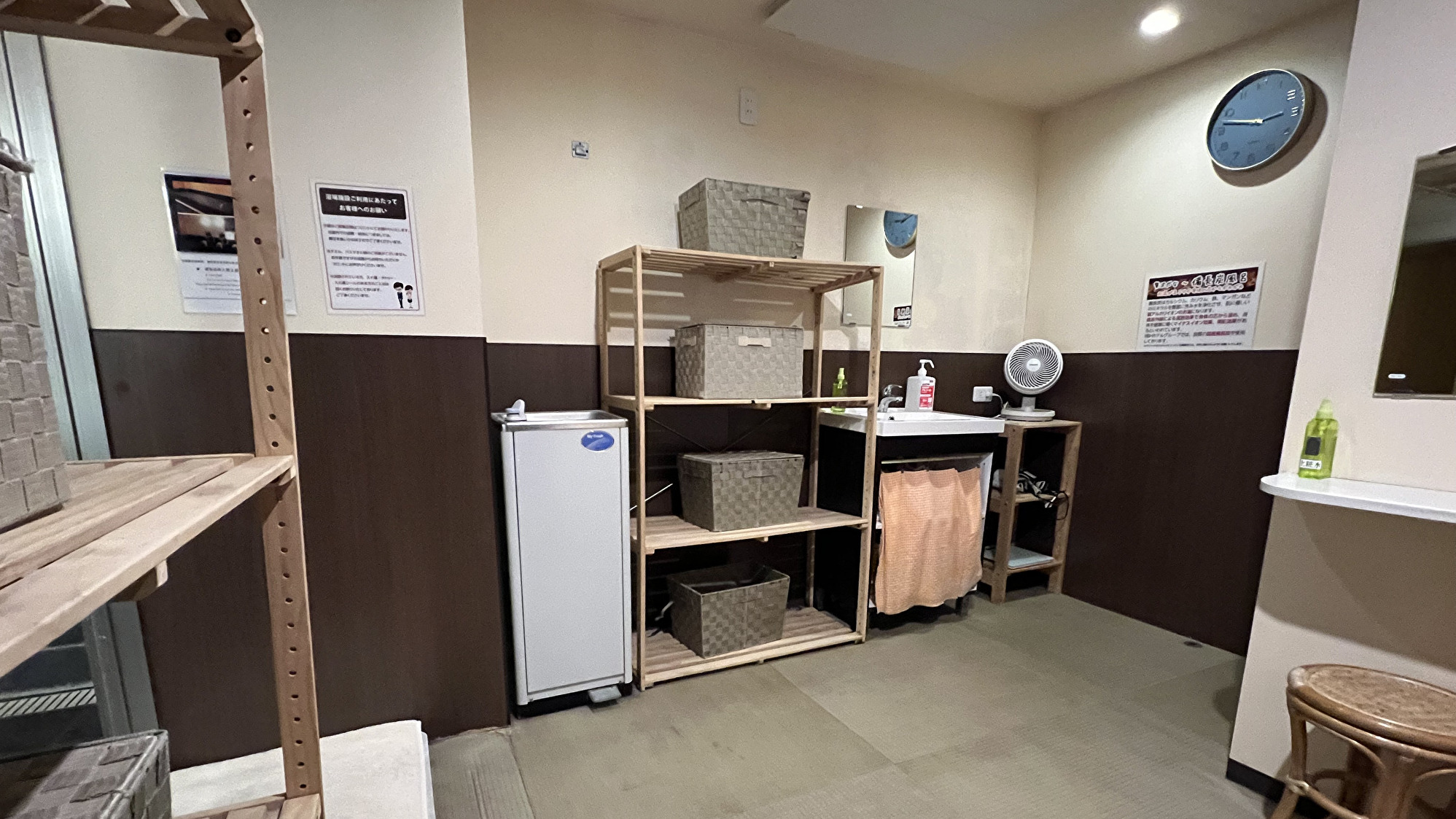 脱衣所　女性用