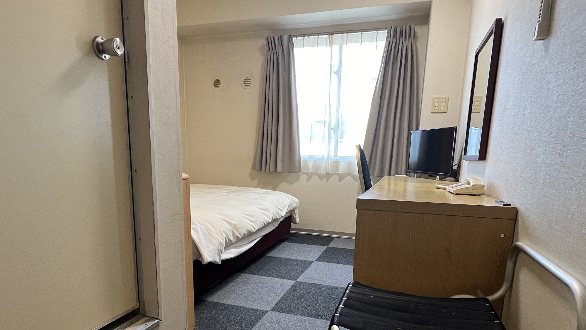 スタンダードシングル　13平米