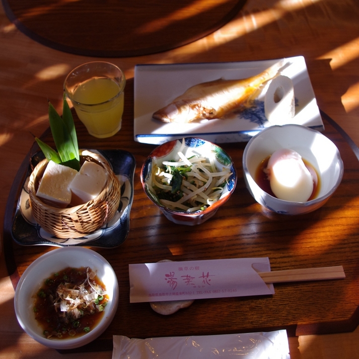 【チェックイン１８時以降】ベジカニキャンペーン朝食プラン◇天然掛け流し温泉♪【山陰海岸ジオパーク】