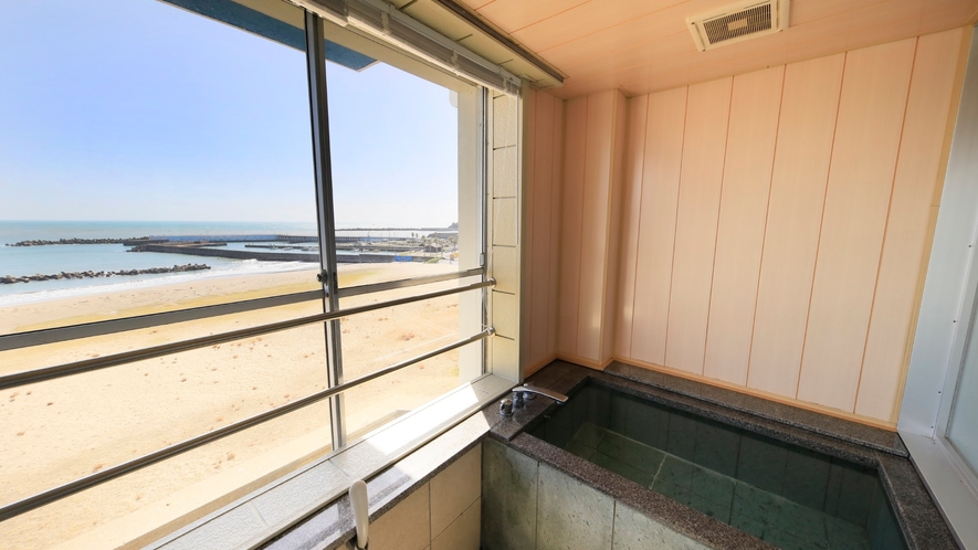 【最上階ユニバースフロア／DX和室】DX和室は展望風呂を完備。