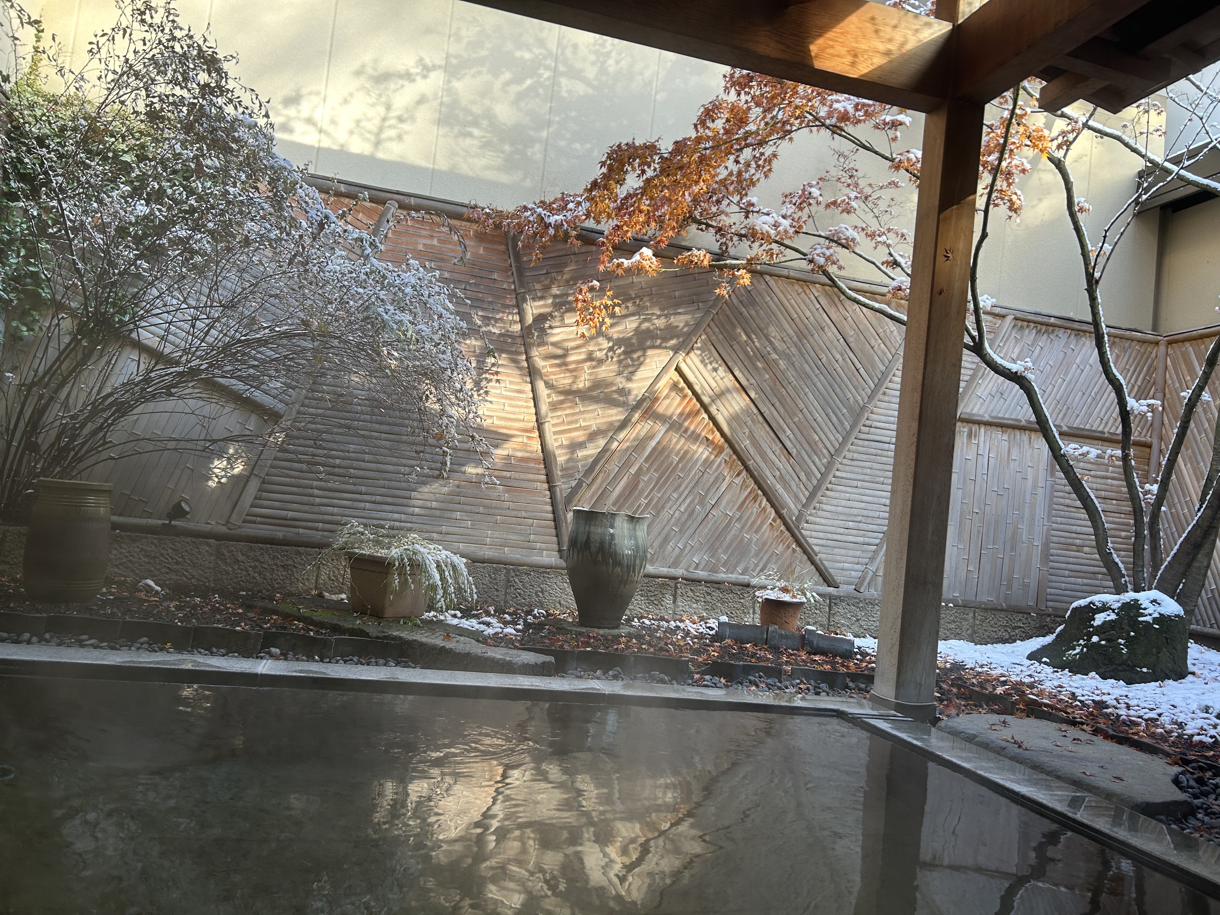 降雪後の露天風呂