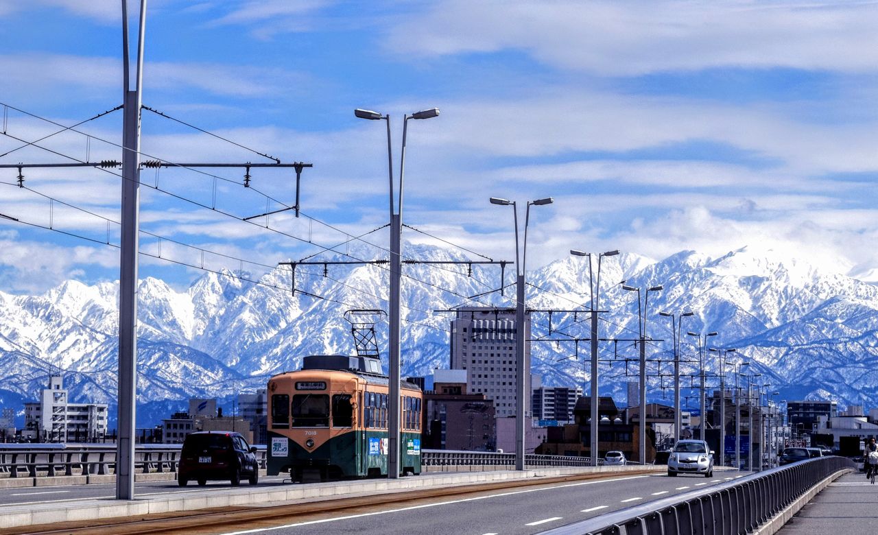 立山連峰【写真提供：富山市役所】