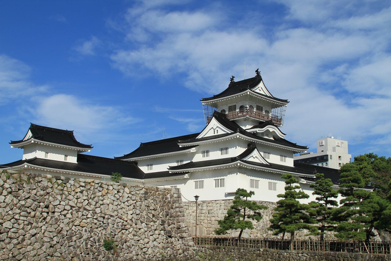 富山城址公園【写真提供：富山市役所】