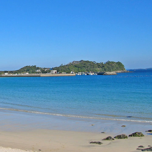 【筒城浜海水浴場】当館から徒歩約12分。