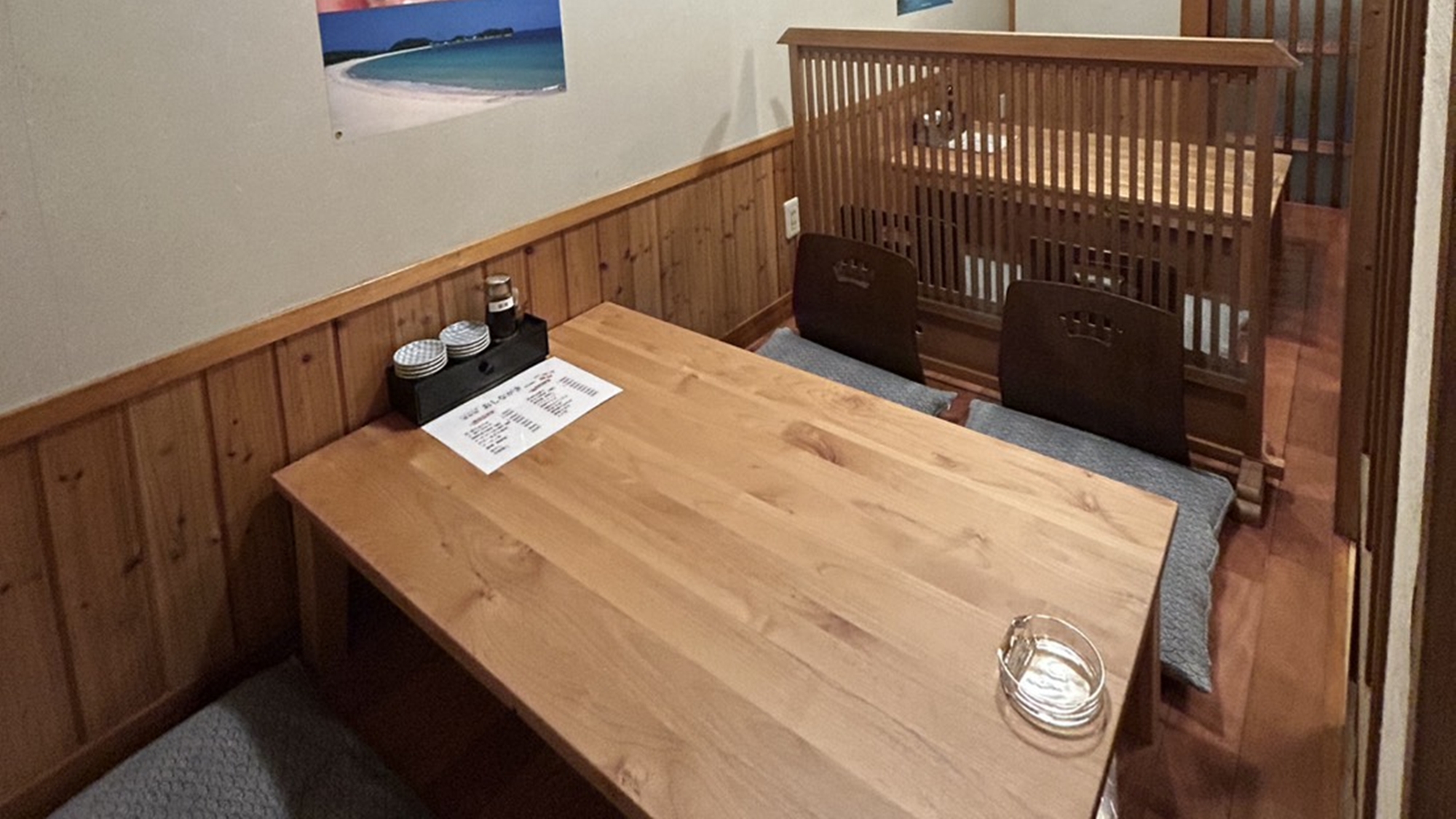 【壱州坊】リラックスしやすいお座敷タイプの席もございます。