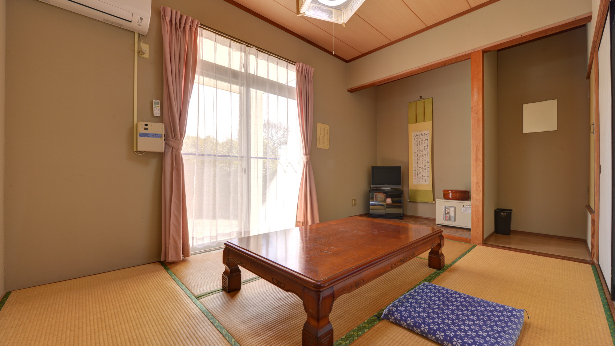 *【客室一例】和室6畳。純和風の設えでゆったりのんびりお過ごしください。