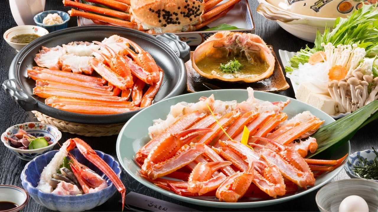 柴山温泉 癒しの宿こえもんの柴山蟹。カニビルが付いた松葉ガニとカニ味噌の甲羅焼き