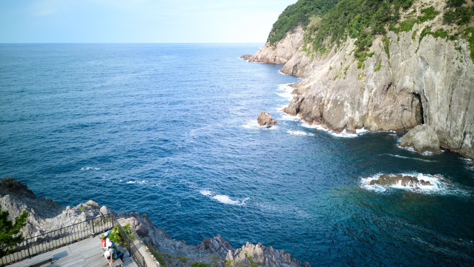 【大引の鼻展望台】雄大な自然美を一望できる絶好のビュースポット（お車で約6分）