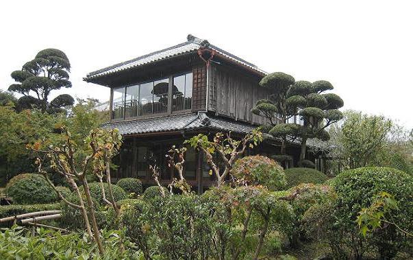 国登録有形文化財　赤松館