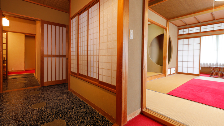 【和室10＋10畳】客室一例：数寄屋造りの和室です。