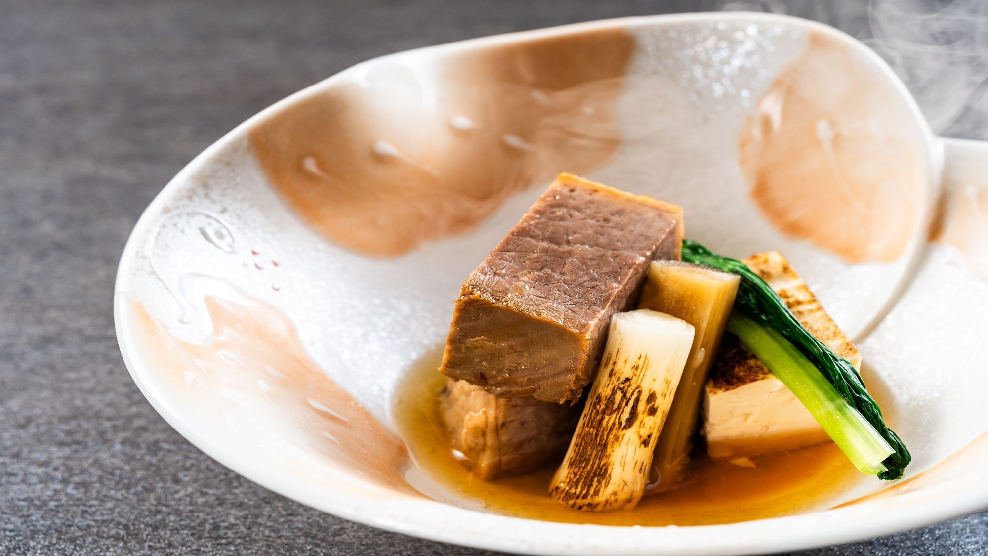 【特別会席】栄螺 海老の磯焼きや博多和牛のすき煮など 海の幸を愉しむ