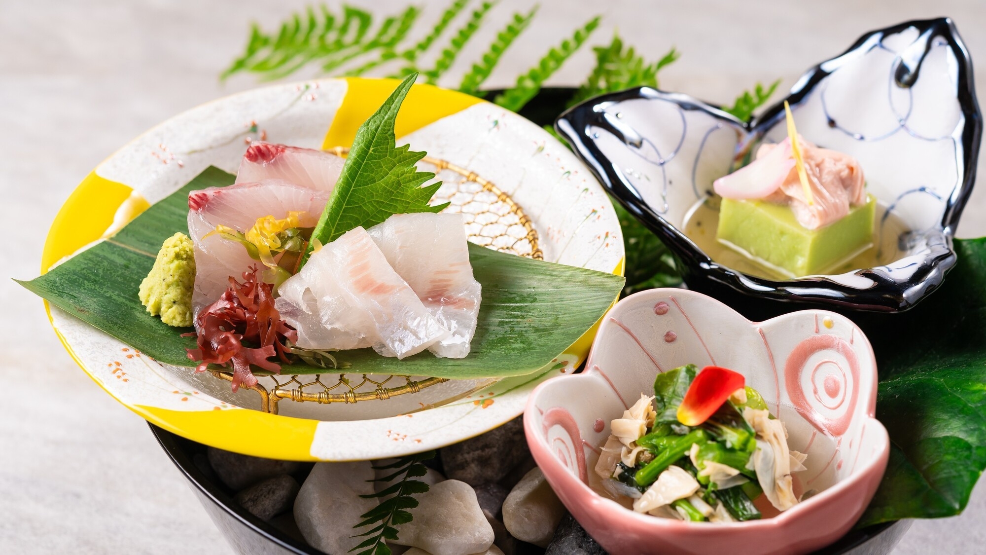 【季節の会席】華味鳥と若松キャベツ鍋や玄界灘の刺身二種盛りなど美味しいものを少しずつ味わう