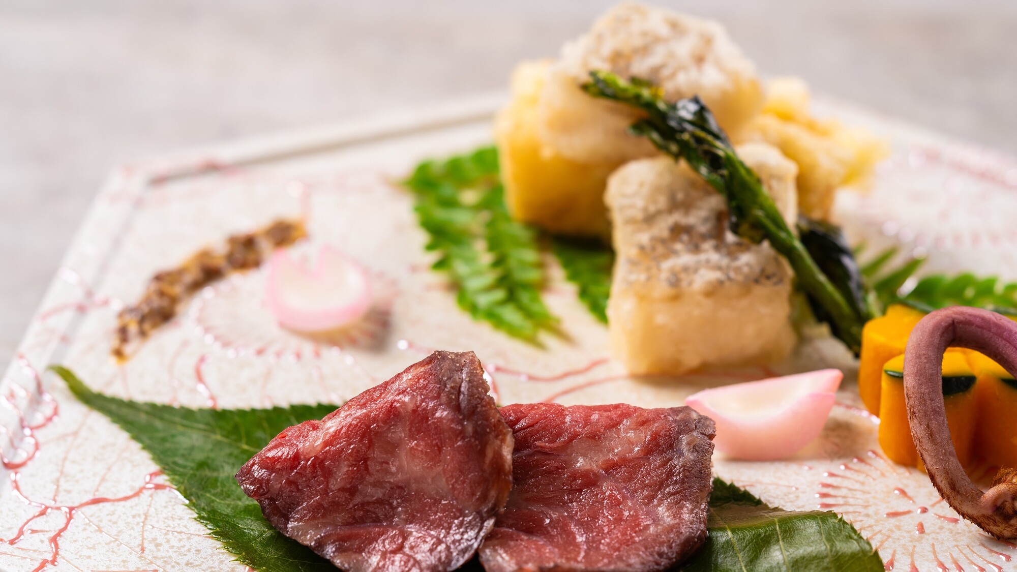 合皿＜土地の恵み会席／春＞