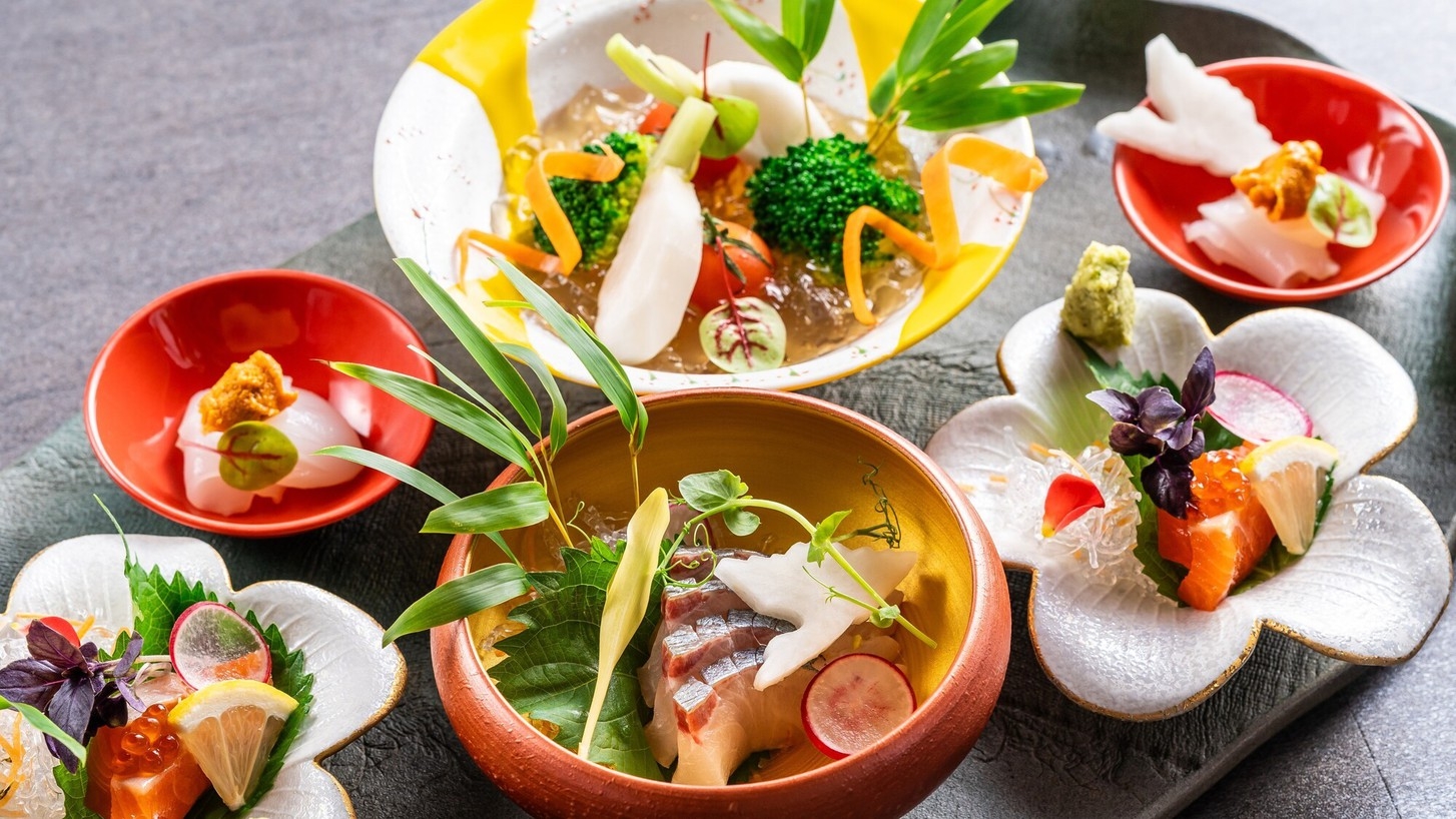 【特別会席】栄螺 海老の磯焼きや博多和牛のすき煮など 海の幸を愉しむ