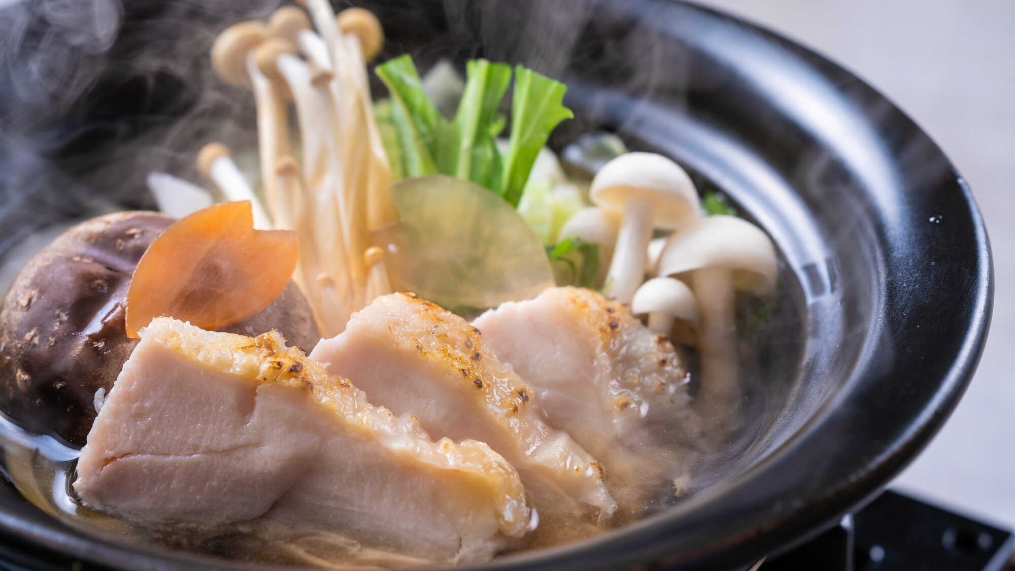 【季節の会席】華味鳥と若松キャベツ鍋や玄界灘の刺身二種盛りなど美味しいものを少しずつ味わう